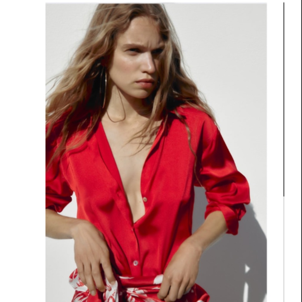 FLOWY SATIN EFFECT SHIRT